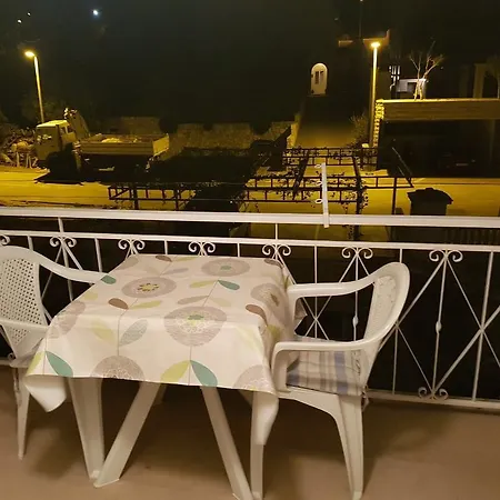 Milenko Opacak 3* ماكارسكا