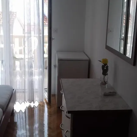 Milenko Opacak بيت ضيافة ماكارسكا